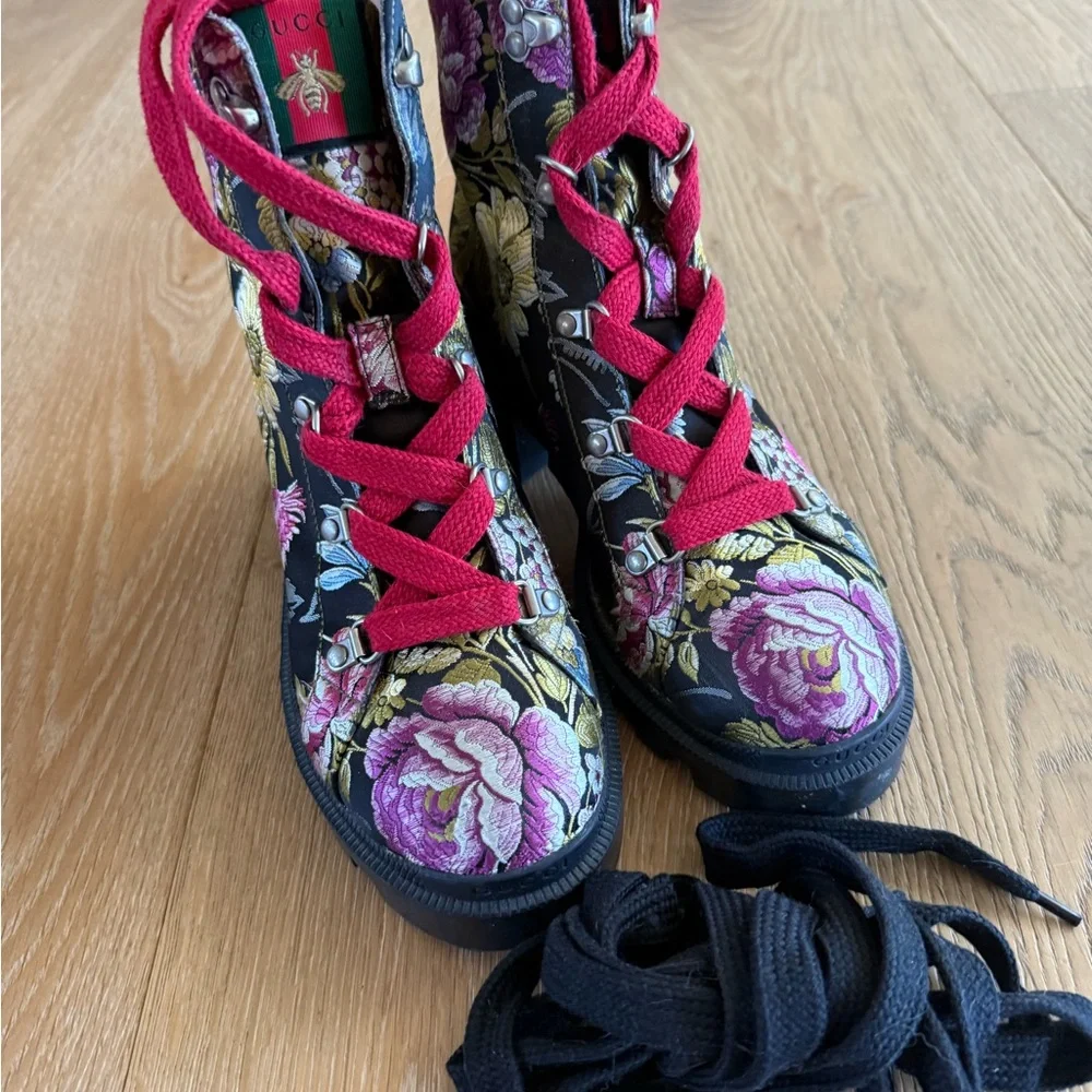 Gucci Floral Women's Combat Boots Red and Black Laces - Picture 2 of 12